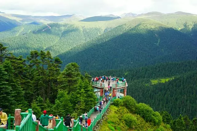 探索《1.99七彩皓月》的奇幻世界-《1.99七彩皓月》游戏深度解析与精彩玩法揭秘